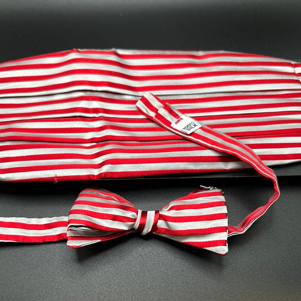 Neiman Marcus Silke Red & White Silk Bow Tie & Cummerbund Set | Formal Tuxedo